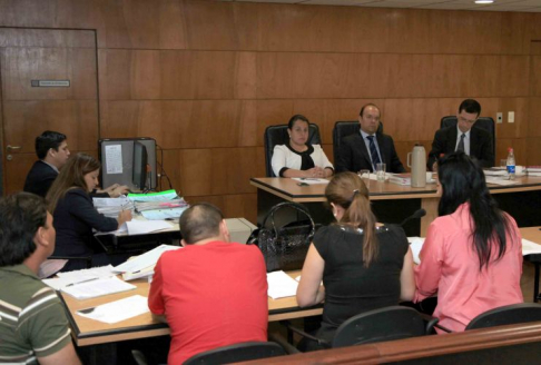 Imágen de un juicio oral y público desarrollado en el Palacio de Justicia de Asunción
