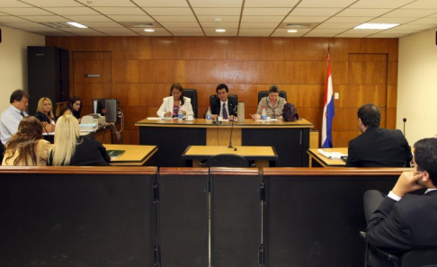 Imagen de un juicio oral desarrollado en el Palacio de Justicia de Asunción