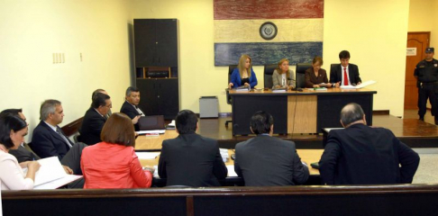 Imágenes de un juicio oral y público desarrollado en el Palacio de Justicia de Asunción