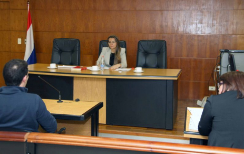 Imágenes de un juicio oral y público desarrollado en el Palacio de Justicia de Asunción