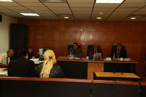 Imagen de un juicio oral y público desarrollado en el Palacio de Justicia de Asunción