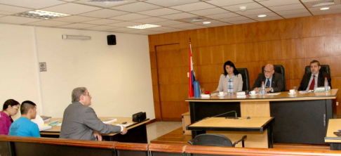 Imágen de un juicio oral y público desarrollado en el Palacio de Justicia de Asunción