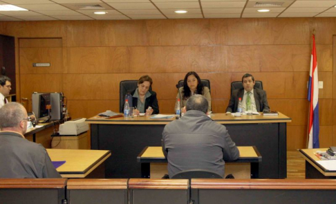 Imagen de un juicio oral desarrollado en el Palacio de Justicia de Asunción