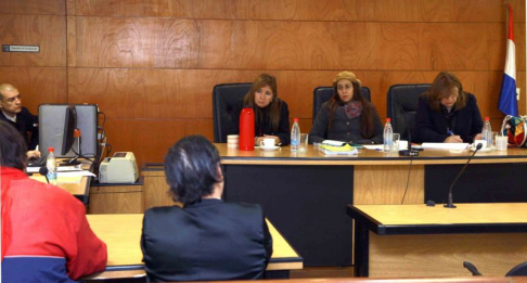 Imágen de un juicio oral y público desarrollado en el Palacio de Justicia de Asunción