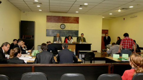 Imagenes de un Juicio Oral y Público desarrollado en el Palacio de Justicia de Asunción