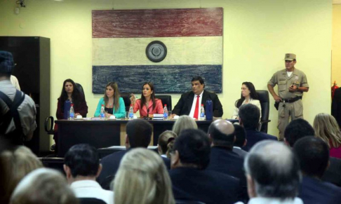 Imagen de un juicio oral desarrollado en el Palacio de Justicia de Asunción