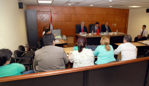Imágen de un juicio oral y público desarrollado en el Palacio de Justicia de Asunción