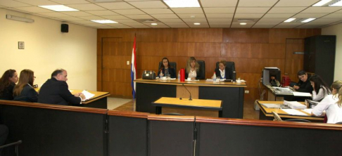 Imágenes de un juicio oral y público desarrollado en el Palacio de Justicia de Asunción