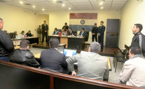 Imágen de un juicio oral y público desarrollado en el Palacio de Justicia de Asunción
