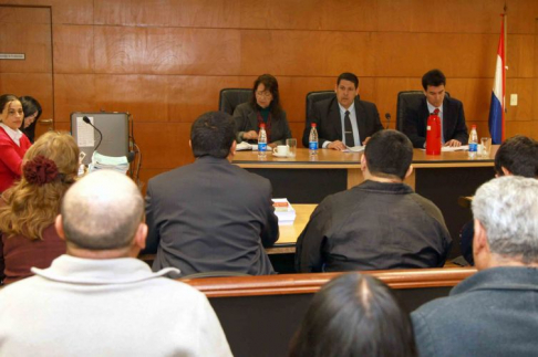 Imágen de un juicio oral y público desarrollado en el Palacio de Justicia de Asunción