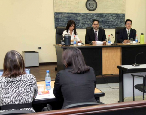 Imagen de un juicio oral desarrollado en el Palacio de Justicia de Asunción