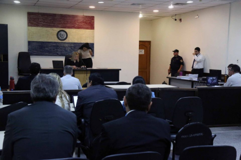 Desarrollo de una audiencia oral en la capital.