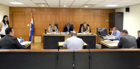 Imágen de un juicio oral y público desarrollado en el Palacio de Justicia de Asunción