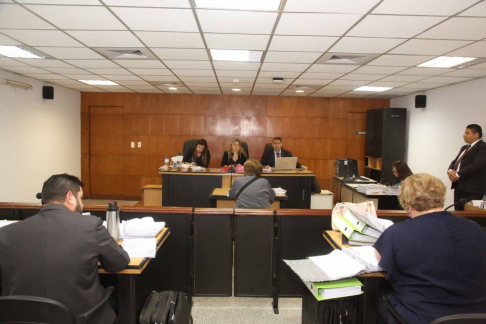 Desarrollo de una audiencia oral en la capital.