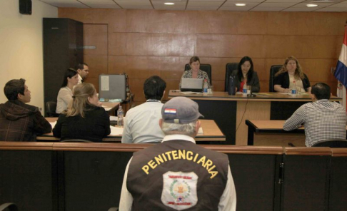 Imagen de un juicio oral y público desarrollado en el Palacio de Justicia de Asunción.