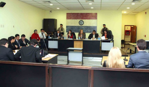 Imagen de un juicio oral desarrollado en el Palacio de Justicia de Asunción