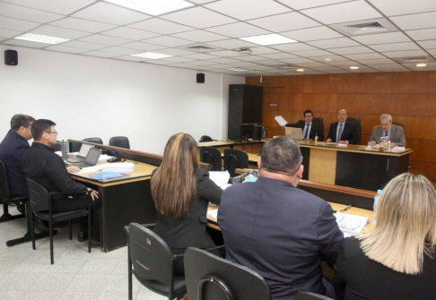 Desarrollo de una audiencia oral en la capital.