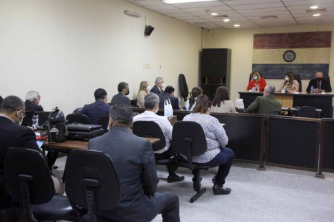 Desarrollo de una audiencia oral en la capital.