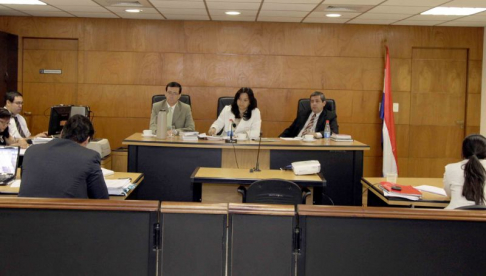 Imagen de un juicio oral desarrollado en el Palacio de Justicia de Asunción
