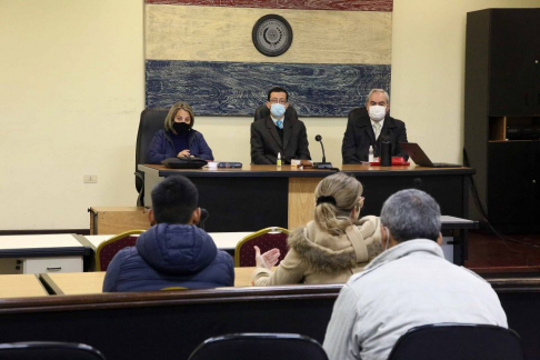 Desarrollo de una audiencia oral en la capital.
