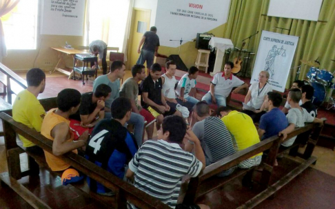 La actividad tendrá una frecuencia semanal con las mismas personas durante un determinado tiempo.