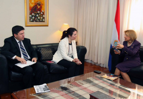 La titular de la Corte, Alicia Pucheta, se reunió con representantes de la Embajada Mundial de Activistas por la Paz.