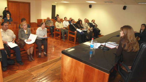 Durante el conversatorio se habló acerca de la importancia de proteger los derechos de los adultos mayores y el rol de la Defensoría Pública en ese aspecto.