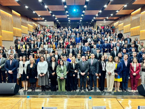 Se desarrolló el conversatorio sobre el “COMBATE A LA TRATA DE PERSONAS”, organizado por la Asociación de Jueces de Paz del Paraguay, que tiene como presidente al Dr. Ever Escurra y a la Asociación de Profesionales Femeninas del Derecho ASOFEM.