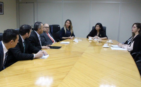 La reunión se desarrolló en la Sala de Reuniones de la presidencia de la Circunscripción. 