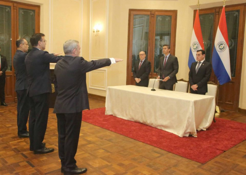 Presidente de la Corte Suprema asistió a la ceremonia de juramento de embajadores.