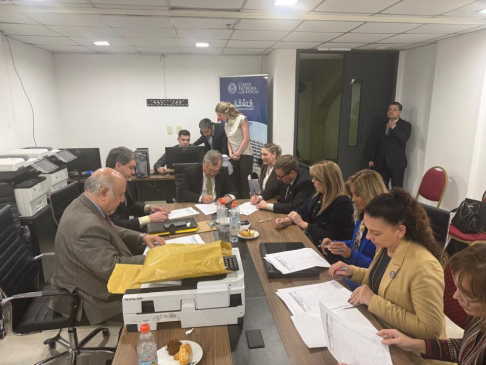 Finalizó el Examen de notarios y escribanos públicos.