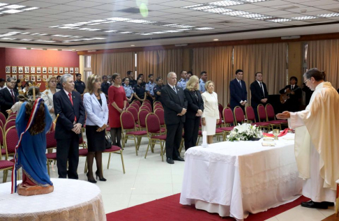 Celebración eucarística por Pascuas en el Palacio de Justicia.
