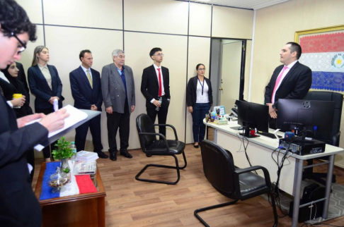 Alumnos de la UC Alto Paraná visitaron el Palacio de Justicia de Asunción.