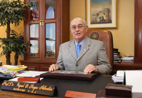 Ministro Bajac participó de seminario en Argentina