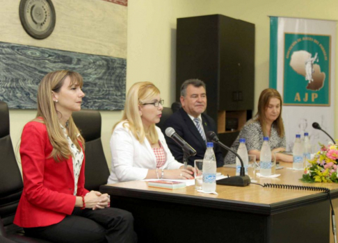 La apertura del evento estuvo a cargo del doctor Delio Vera Navarro, presidente de la AJP.