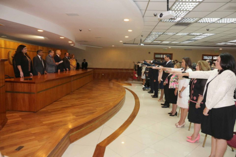 Jueces, agentes fiscales y un procurador prestaron juramento ante los miembros de la Corte Suprema de Justicia.