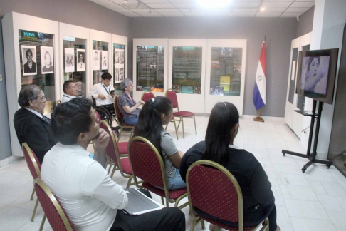 Conmemoran 37 años de la caída del régimen stronista.