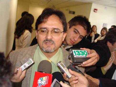 Presidente del Tribunal, juez Germán Torres ultimando los detalles de la seguridad en el recinto del salón auditorio