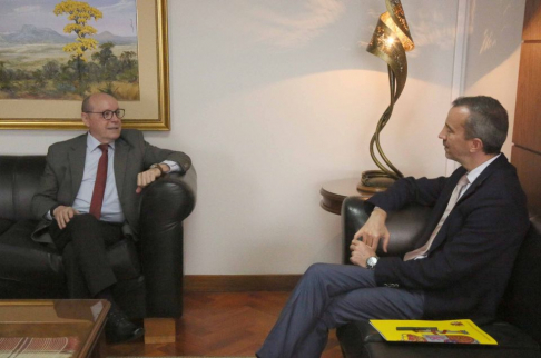 Presidente de la CSJ y embajador de España consolidan cooperación judicial.