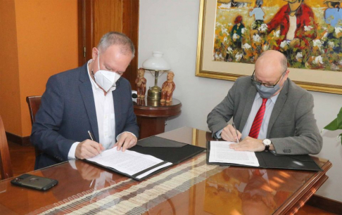 Se firmó convenio para la informatización de procesos a magistrados.