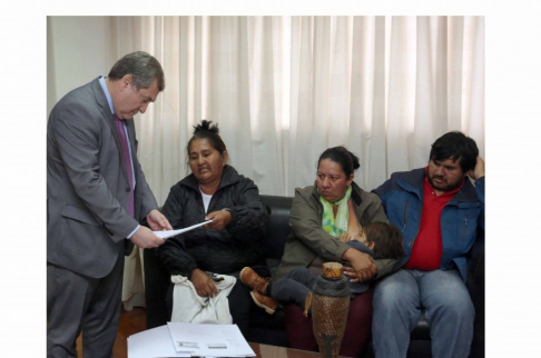 El presidente de la Corte Suprema, doctor Eugenio Jiménez Rolón, se reunió con representantes de pueblos indígenas.