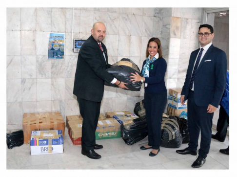 Funcionarios del Registro de Automotores realizaron una colecta a beneficio de los afectados por las crecidas.
