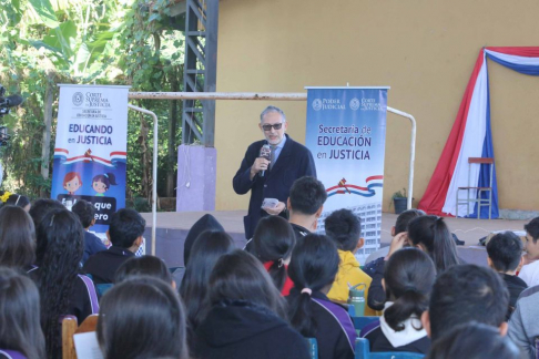 Arturo Benítez, juez de Paz de Lima.