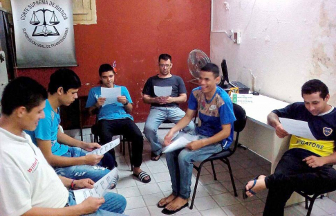 Grupo terapéutico para internos de Tacumbú