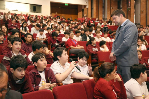 Educando en Justicia instruyó a 300 alumnos de un colegio de Asunción.