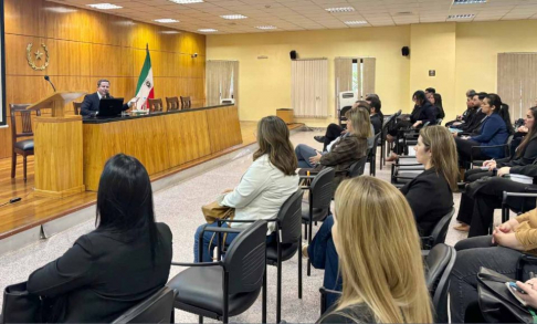 Ministro Martínez Simón inauguró jornadas del Diplomado Especializado en Derecho Civil y Comercial.