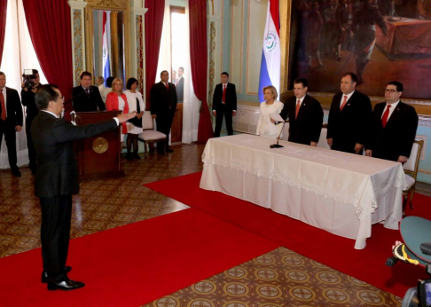 Juramento de rigor del nuevo ministro del Interior, Miguel Tadeo Rojas.