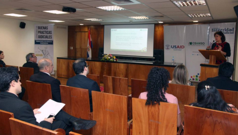 Fátima Andrada, de Usaid, explicó cuáles son las actividades realizadas en conjunto con el Poder Judicial y los objetivos alcanzados.