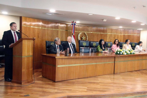 La presentación del libro “La filiación en el siglo XXI. Propuesta legislativa de modificación del Código Civil en materia de filiación” contó con las palabras del ministro Alberto Martínez Simón.