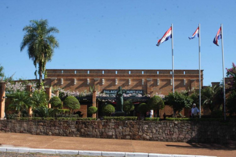 Digitalización total de los Juzgados de Paz mediante la implementación del Expediente Judicial Electrónico.